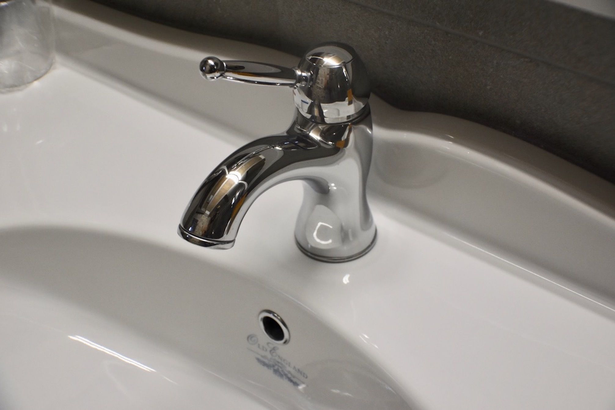 standard double room | bathroom | shower, free toiletries, slippers, towels