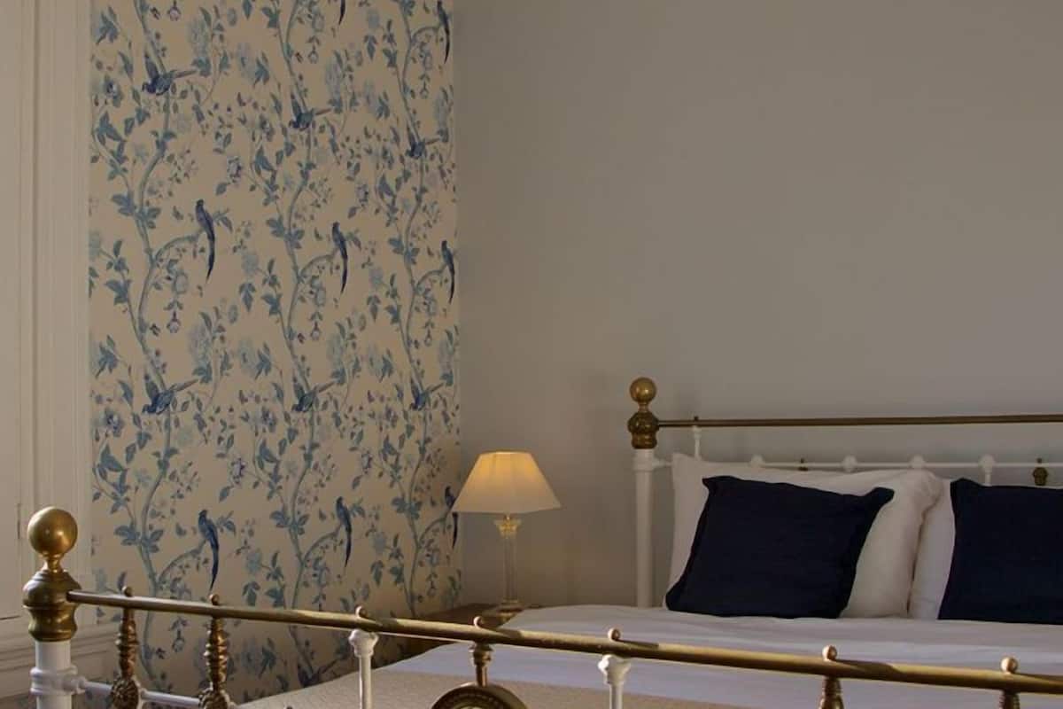 egyptian cotton sheets, minibar, in-room safe, individually furnished