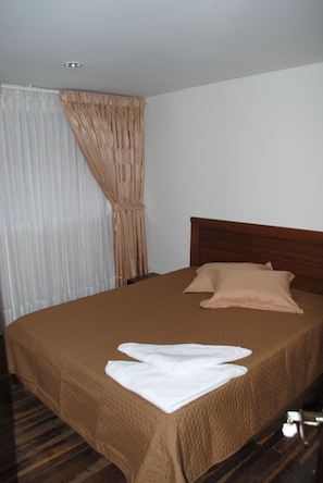 Double Room | Desk, rollaway beds, free WiFi