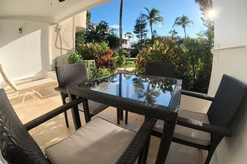 Luxury Studio, 1 King Bed | Terrace/patio
