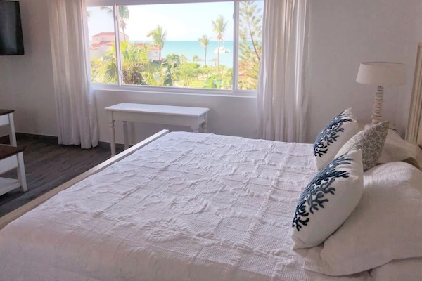 Vila Mewah, 1 Tempat Tidur King dengan tempat tidur Sofa | Seprai premium, bantalan ekstra lembut, dan brankas