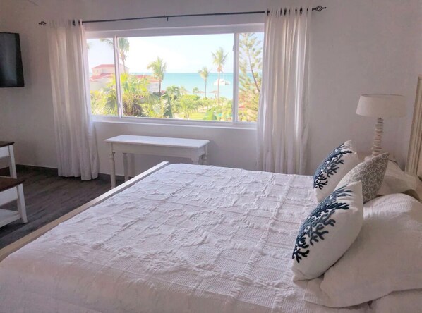 Biệt thự Cao cấp, 1 giường cỡ king và sofa giường | Bộ đồ giường cao cấp, nệm có lớp đệm bông, két bảo mật tại phòng 