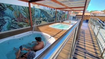 Bañera de hidromasaje exterior