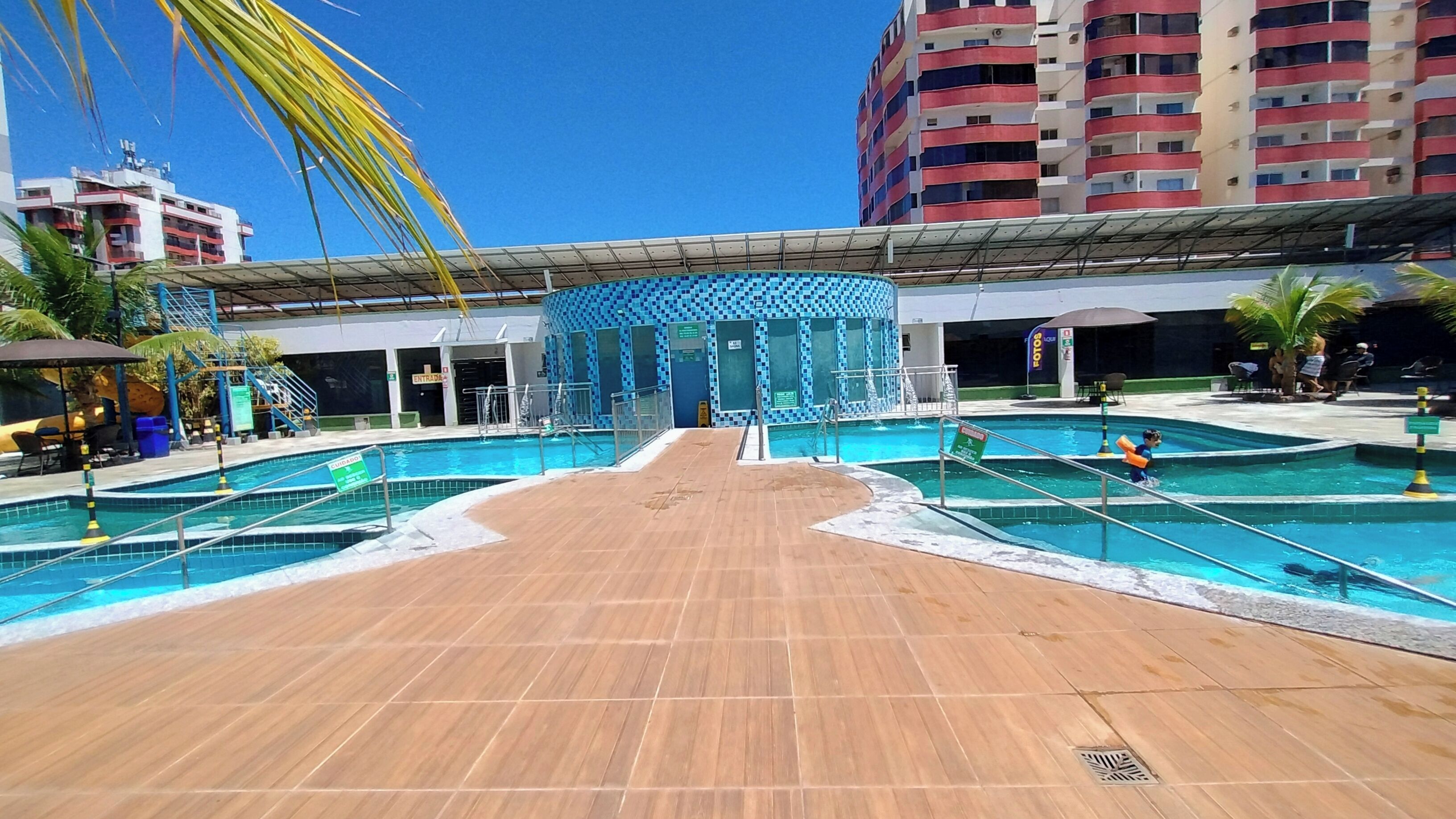 5 outdoor pools