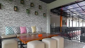 Unclassified image, 4 of 27, button - RedDoorz near Exit Toll Bogor (Bogor)