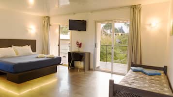 Superior Double Room | In-room safe, desk, blackout drapes, iron/ironing board