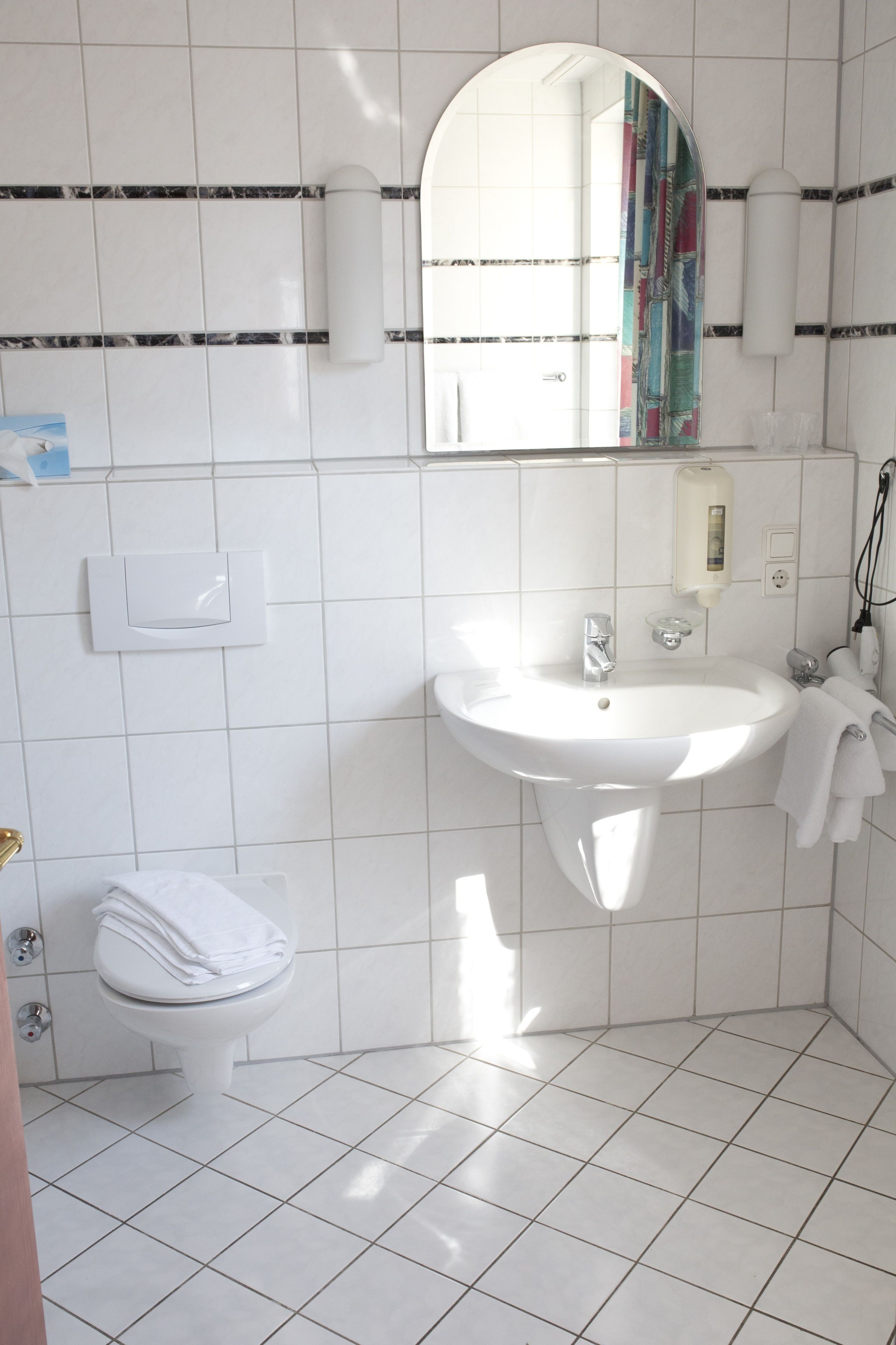 basic double room | bathroom | shower, towels