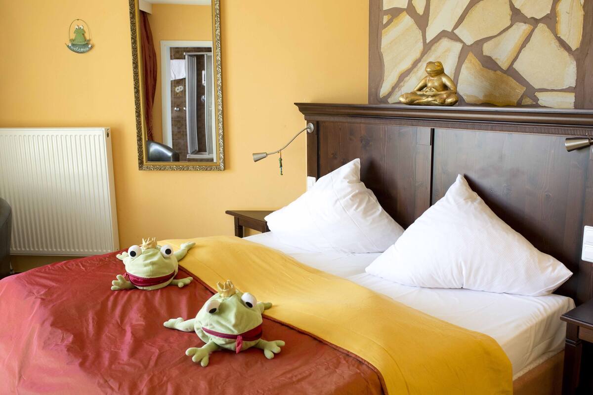 basic double room | in-room safe, free wifi