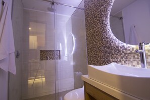 Kamar Triple, 3 Tempat Tidur Twin | Kamar mandi | Perlengkapan mandi gratis, pengering rambut, dan handuk