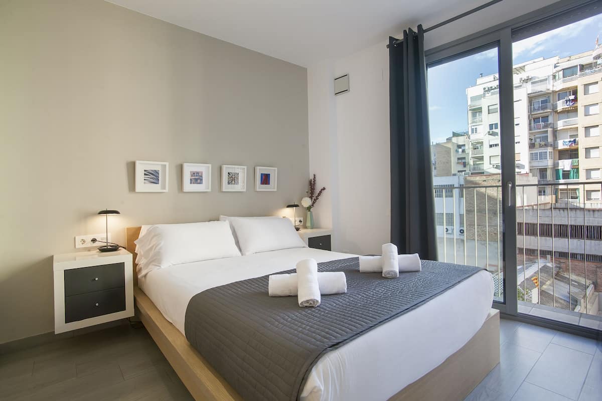 2 chambres, fer et planche à repasser, Wi-Fi gratuit, draps fournis