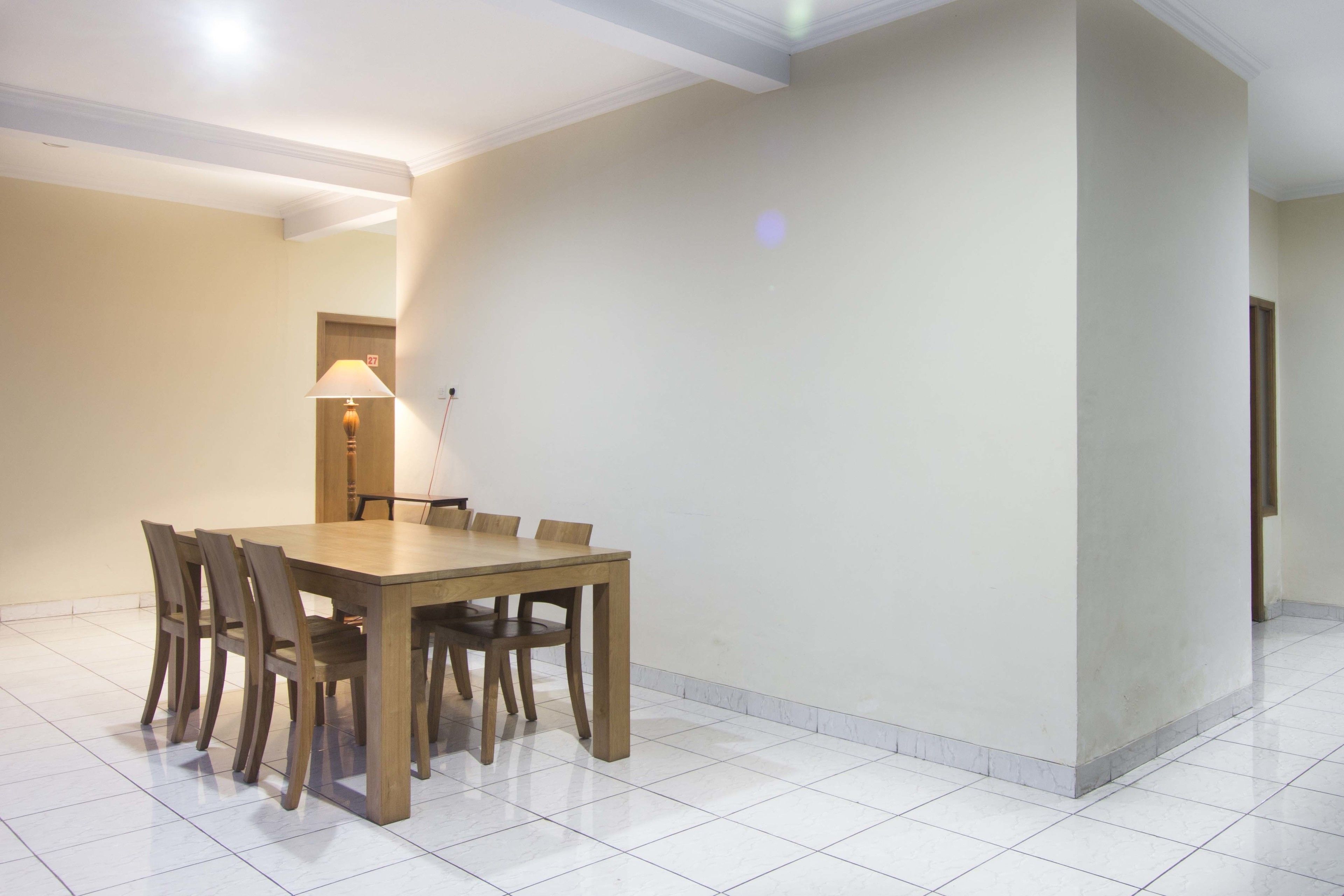 Foto - RedDoorz Plus near Stadion Mandala Krida