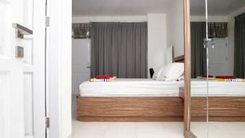 Coffres-forts dans les chambres, bureau, rideaux occultants