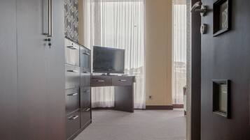 Coffres-forts dans les chambres, bureau, rideaux occultants