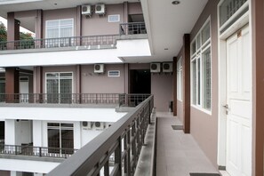 Exterior - RedDoorz Plus near Sukajadi 2 (Bandung)