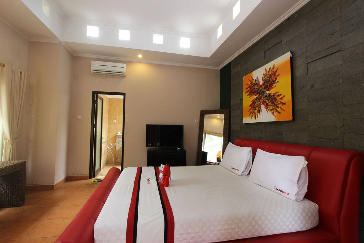 Habitación doble | Escritorio, cortinas blackout, wifi gratis y ropa de cama