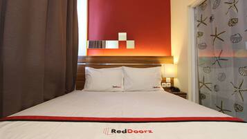 Double Room | Desk, blackout drapes, free WiFi, bed sheets