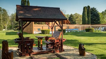 Seasonal outdoor pool, open 9:00 AM to 9:00 PM, sun loungers