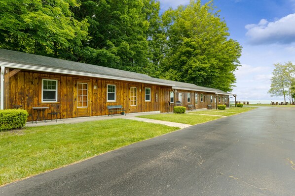 Habitación, 2 camas matrimoniales (Motel) | Vista desde la habitación