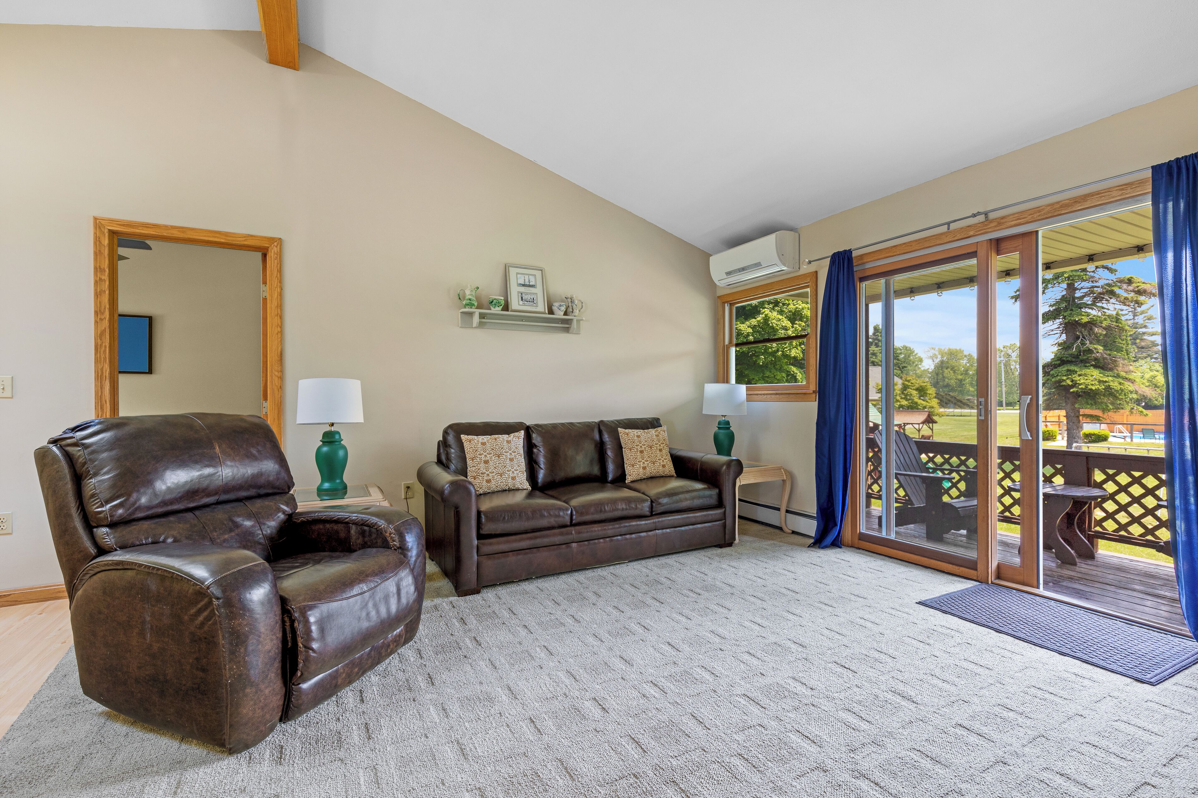 Family Suite, 1 Katil Ratu (Queen) dengan Katil Sofa, Kitchen, Lake View | Meja, langsir/tirai gelap terus, seterika/papan seterika, Wi-fi percuma 