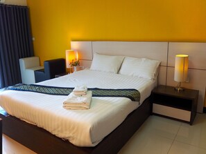Standard Room | Desk, free WiFi - Max Pavillage Bangkok (Nonthaburi)