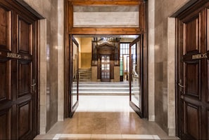 Interior entrance - Quartprimera Apartments (Barcelona)