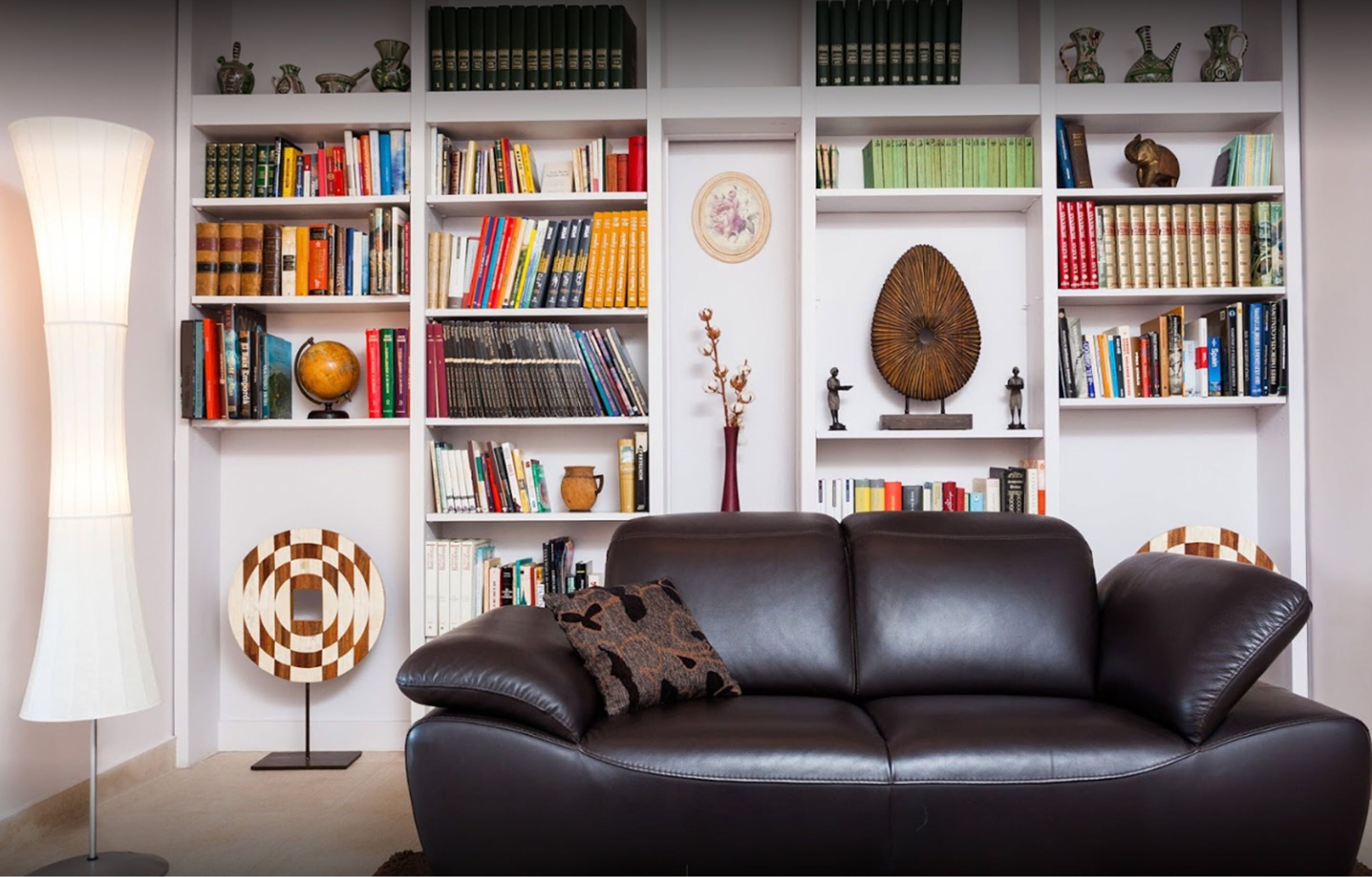 Coin salon dans le hall