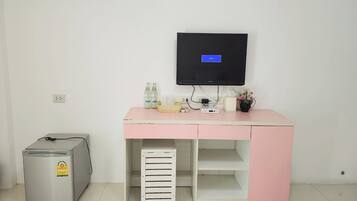 Desk, bed sheets