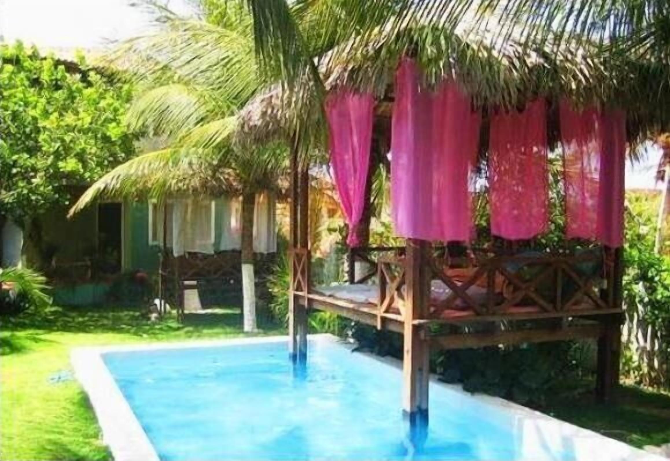 حمّام سباحة خارجي