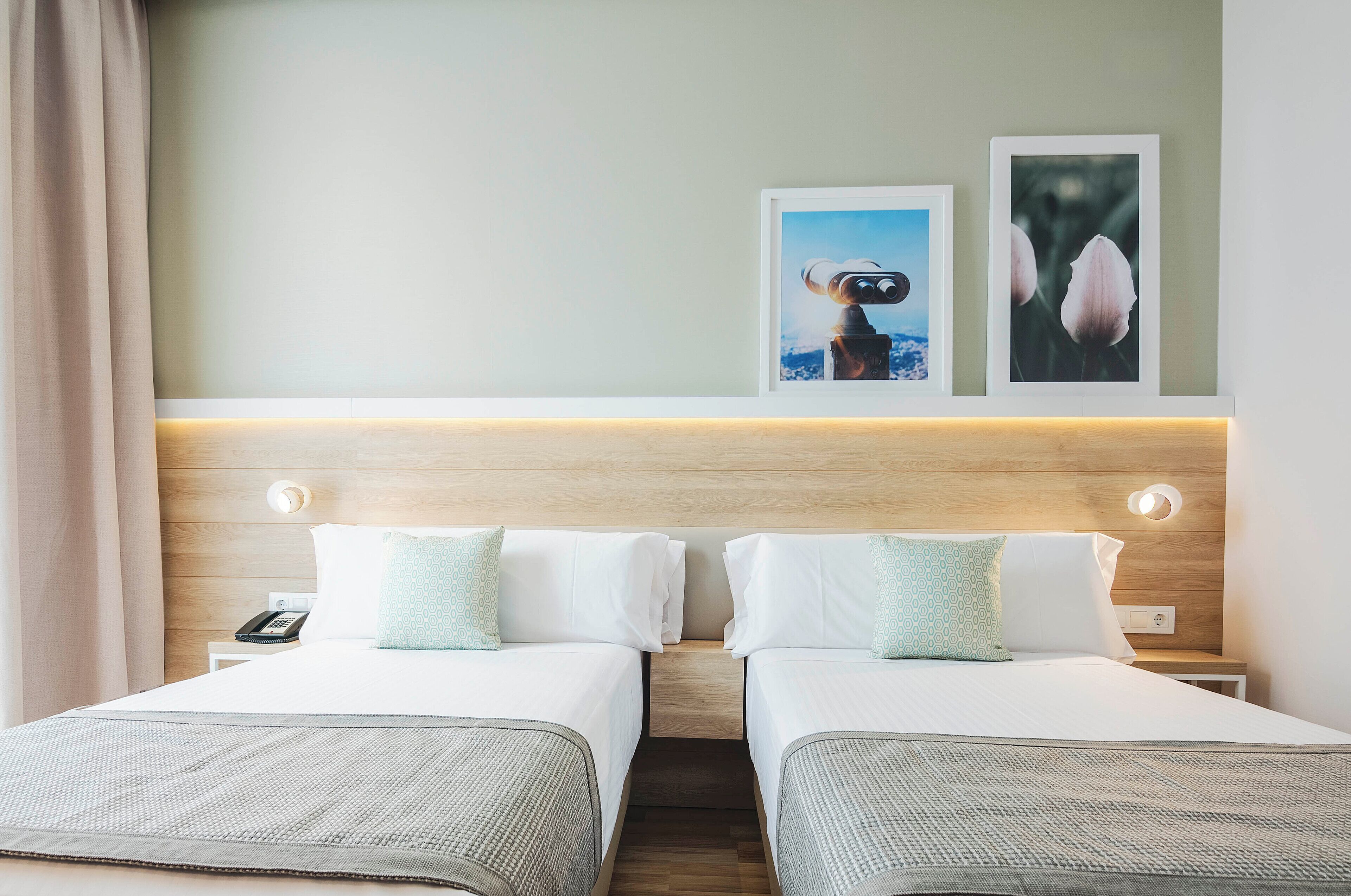 twin room | minibar, in-room safe, desk, soundproofing