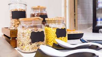 Dagelijks ontbijtbuffet (EUR 18 per persoon)