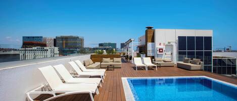 Außenpool, Liegestühle