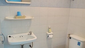 Uklassifisert bilde, 3 av 6, knapp