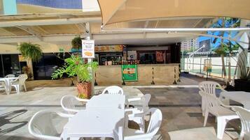 Snack bar