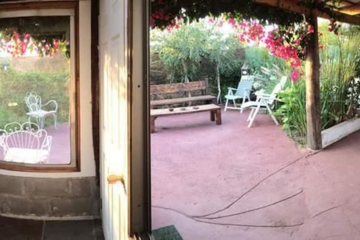 Family Cottage, 2 Bedrooms, Private Bathroom | Living area