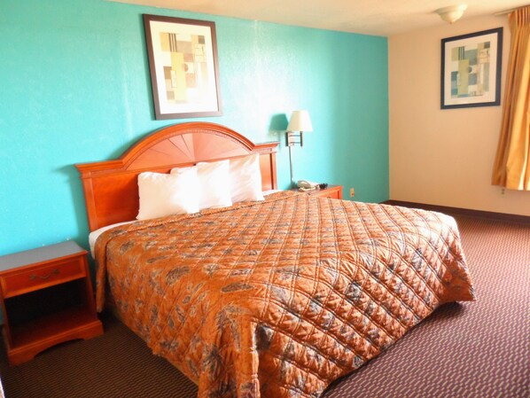 Standard Single Room, 1 King Bed, Smoking