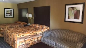 Skrivebord, strykejern/-brett, wi-fi (mot et tillegg) og sengetøy