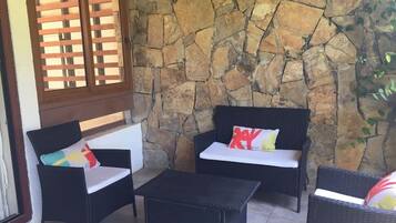 Cottage Tiêu chuẩn, 3 phòng ngủ, phòng tắm riêng | Khu phòng khách | TV màn hình phẳng