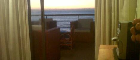 Leilighet – standard, 2 soverom, terrasse, strandutsikt | Balkong