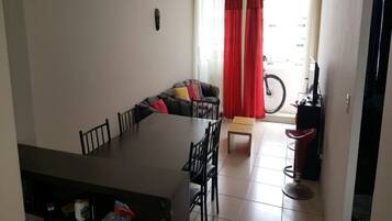 Family Apartment, 2 Bedrooms, Private Bathroom | In-room dining