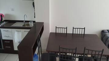 Family Apartment, 2 Bedrooms, Private Bathroom | In-room dining