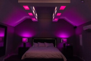 Työpöytä, silitysrauta/-lauta, ilmainen Wi-Fi, vuodevaatteet