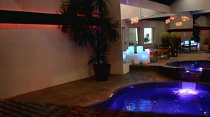 Pool - Wigle's Motel (Leamington)