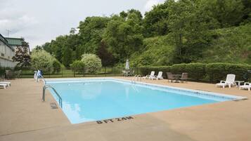 Seasonal outdoor pool