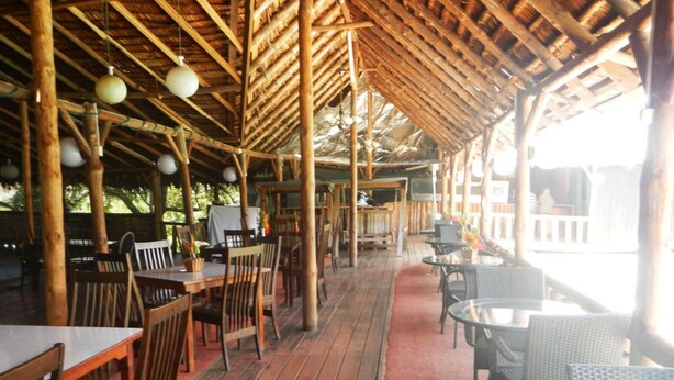 Unclassified image, 1 of 80, button - Hotel Phoenix (Goroka)