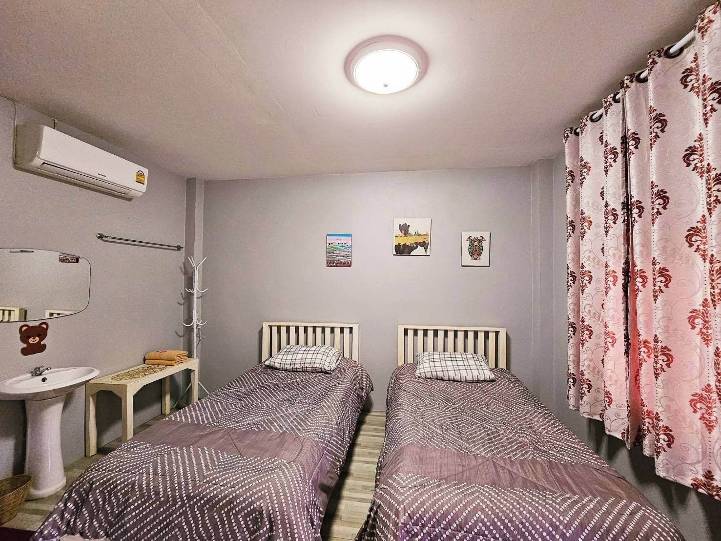 标准双床房 | 免费 WiFi