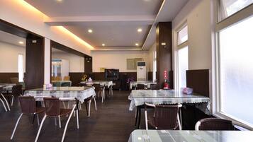 Desayuno (con cargo)