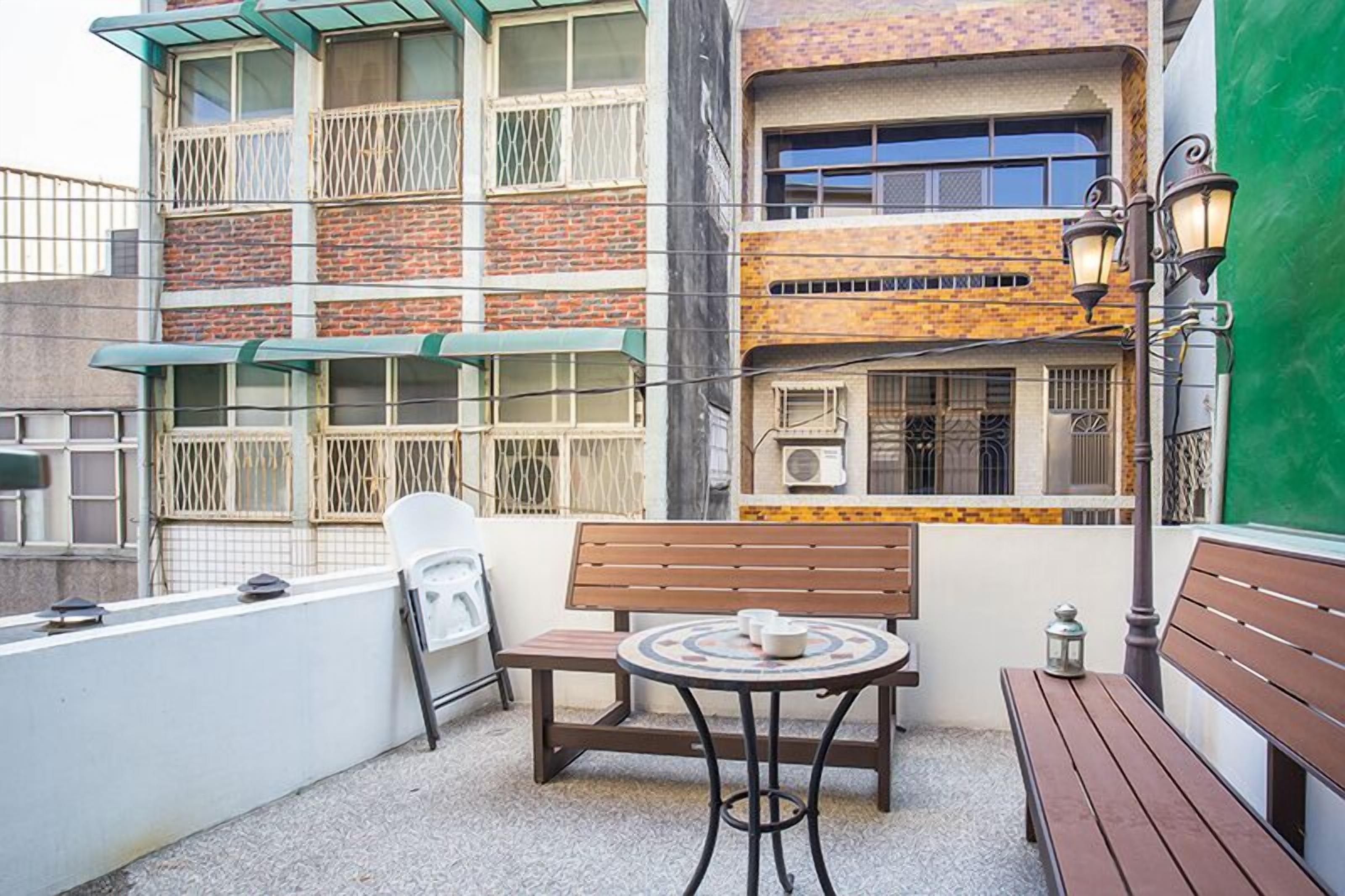 Dormitorio compartido Confort, dormitorio mixto, baño compartido (6 People) | Balcón