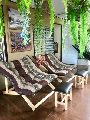 Lobby sitting area - Banchan Hostel (Ayutthaya)