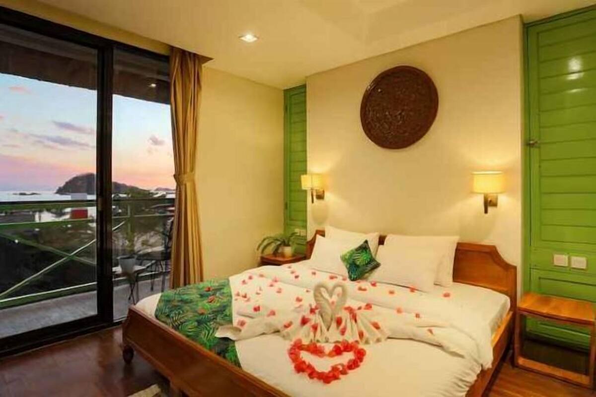 In-room safe, desk, blackout drapes, free WiFi