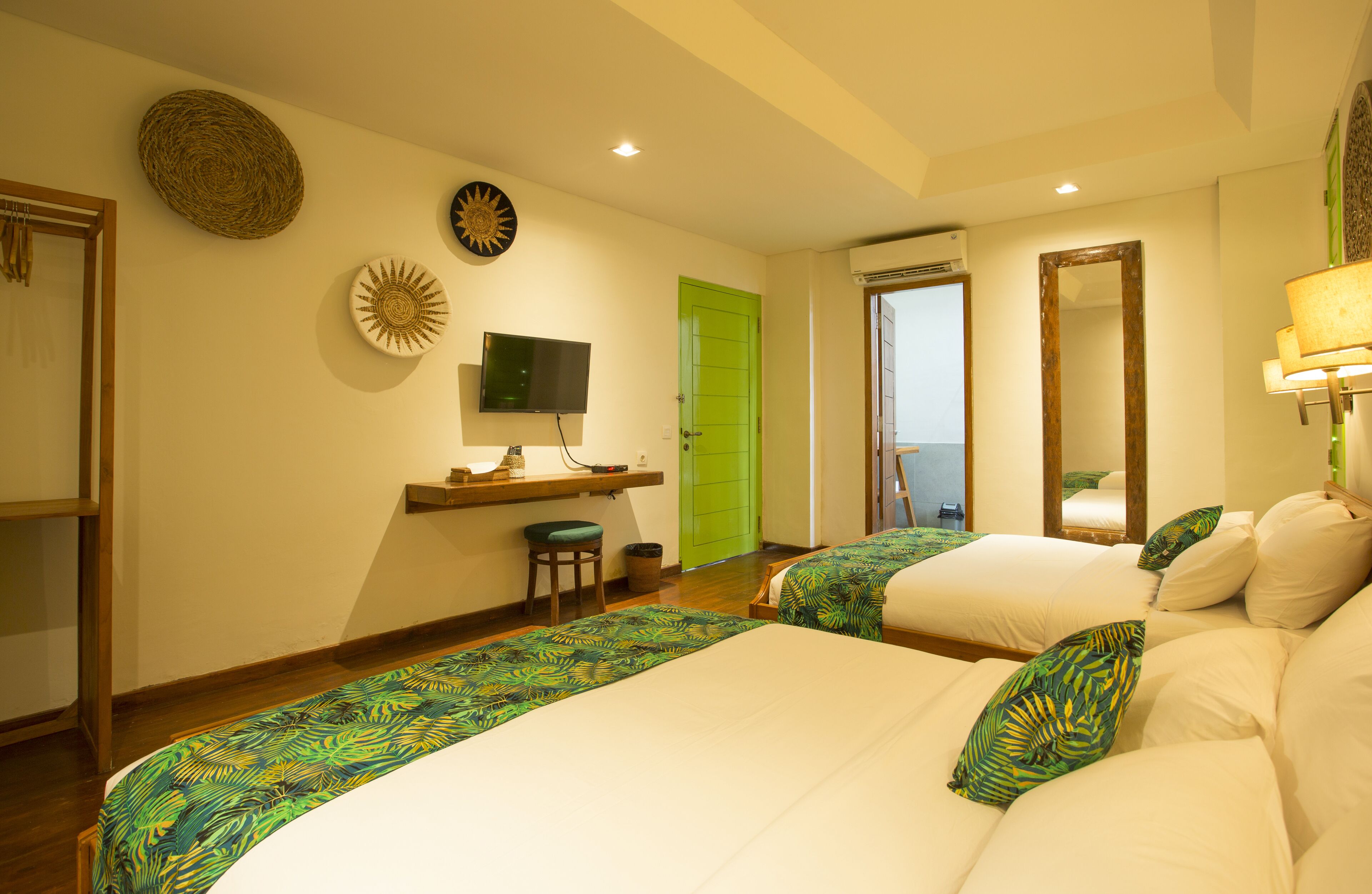 Suite Family | In-room safe, desk, blackout curtains, free WiFi